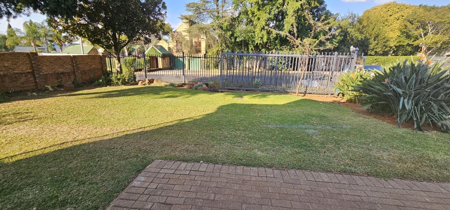 To Let 5 Bedroom Property for Rent in Waterkloof Glen Gauteng