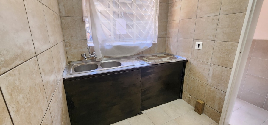 To Let 2 Bedroom Property for Rent in Laudium Gauteng