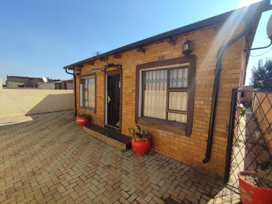 3 Bedroom Property for Sale in Kwa Thema Gauteng
