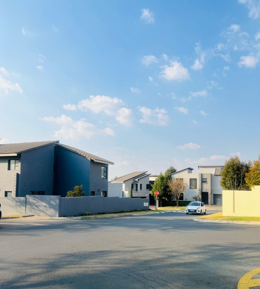 2 Bedroom Property for Sale in Greenstone Hill Gauteng