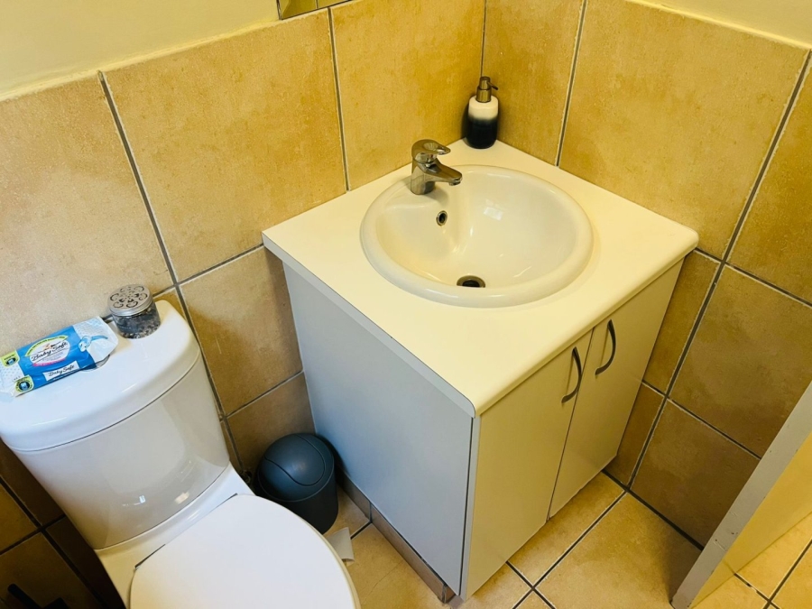 2 Bedroom Property for Sale in Greenstone Hill Gauteng