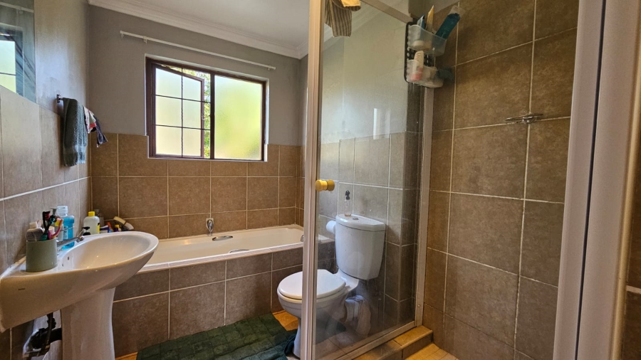 2 Bedroom Property for Sale in Montana Tuine Gauteng