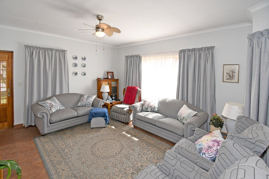 3 Bedroom Property for Sale in Thatchfield Glen Gauteng