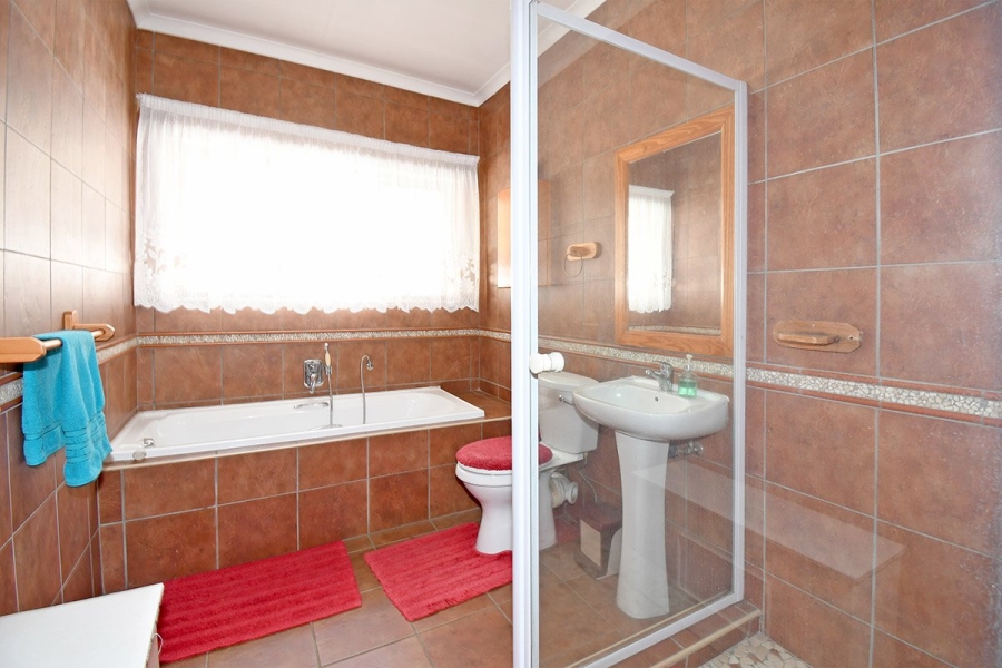 3 Bedroom Property for Sale in Thatchfield Glen Gauteng