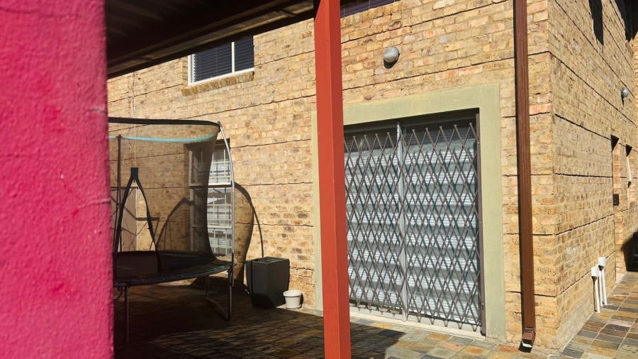 4 Bedroom Property for Sale in Montana Tuine Gauteng