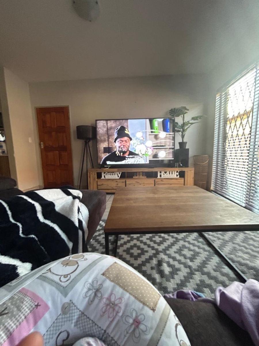 4 Bedroom Property for Sale in Montana Tuine Gauteng