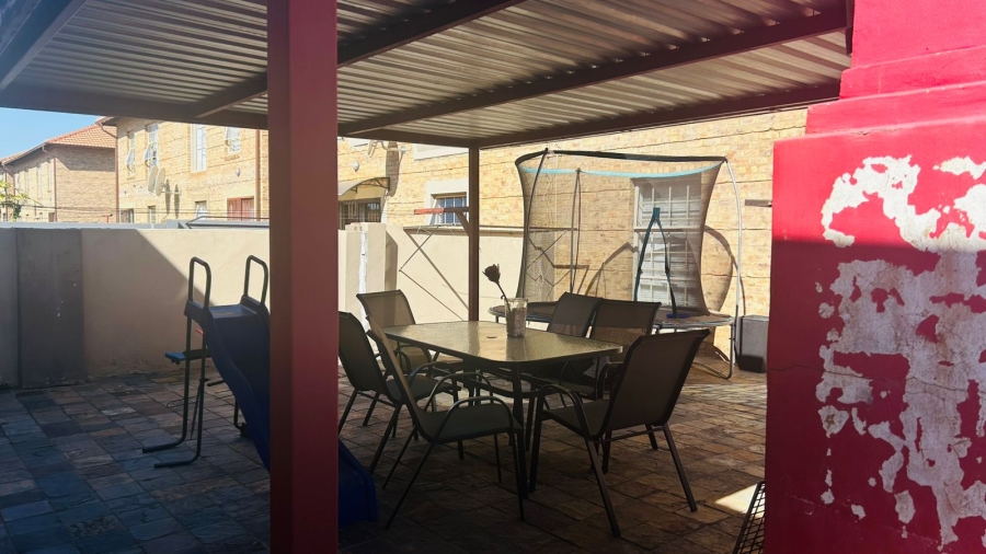 4 Bedroom Property for Sale in Montana Tuine Gauteng
