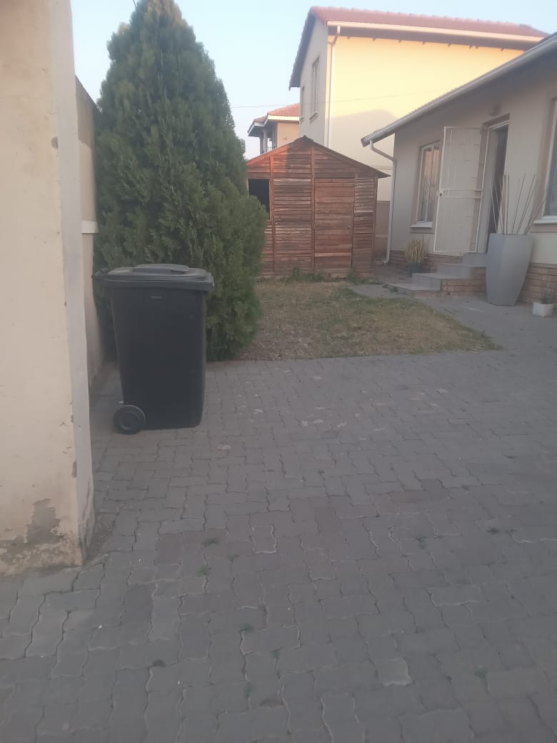 2 Bedroom Property for Sale in Bloubosrand Gauteng
