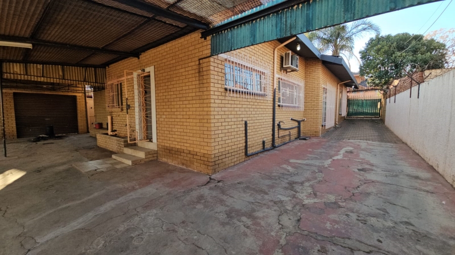 To Let 3 Bedroom Property for Rent in Laudium Gauteng