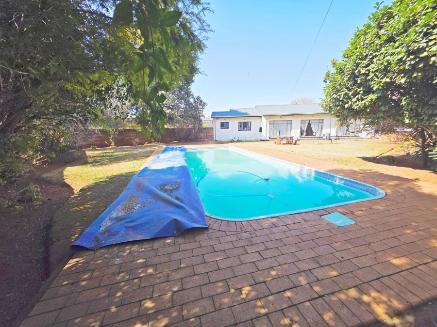 3 Bedroom Property for Sale in Strubenvale Gauteng
