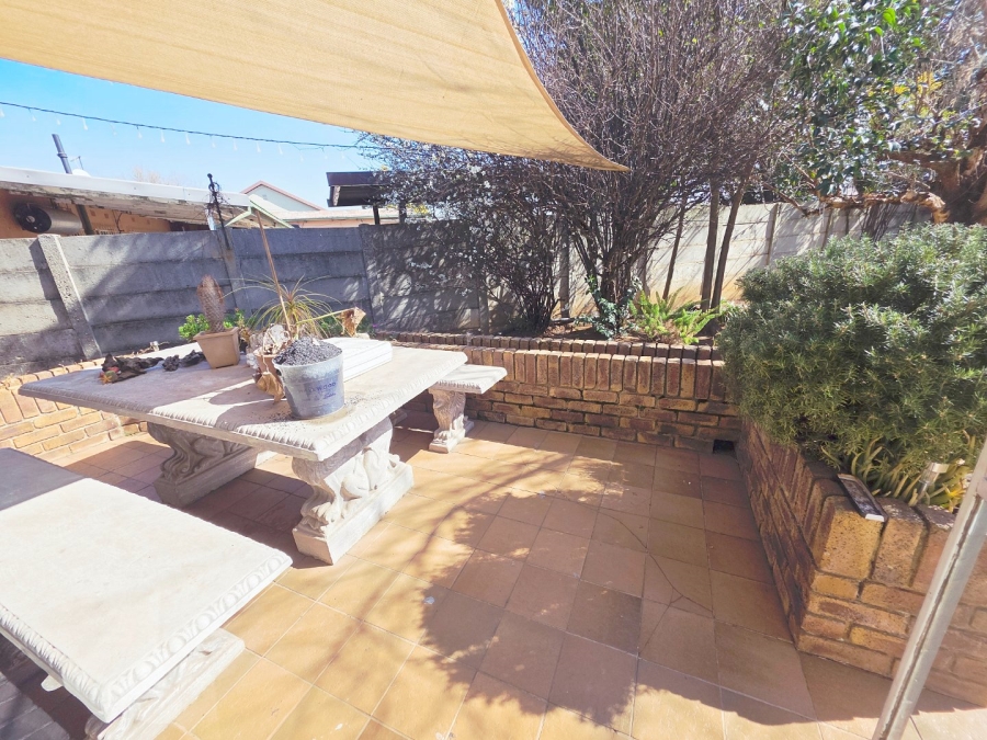 3 Bedroom Property for Sale in Strubenvale Gauteng