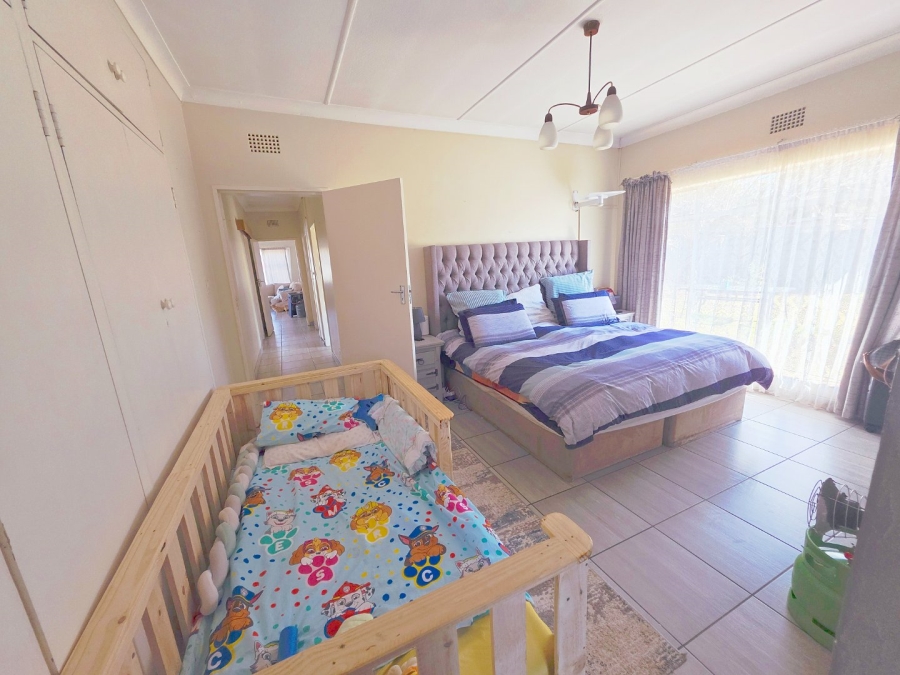 3 Bedroom Property for Sale in Strubenvale Gauteng