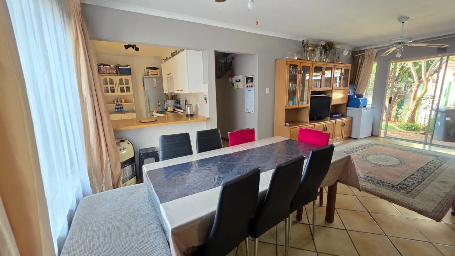 2 Bedroom Property for Sale in Eldoraigne Gauteng