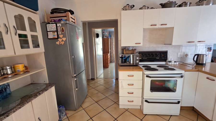 2 Bedroom Property for Sale in Eldoraigne Gauteng