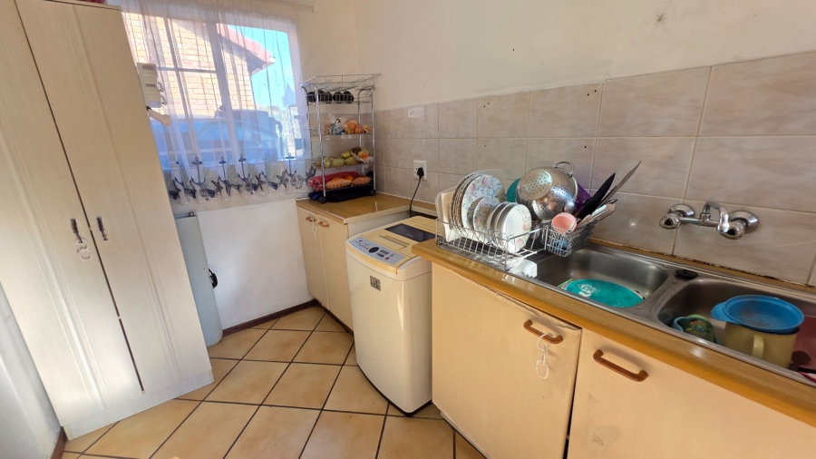 2 Bedroom Property for Sale in Eldoraigne Gauteng