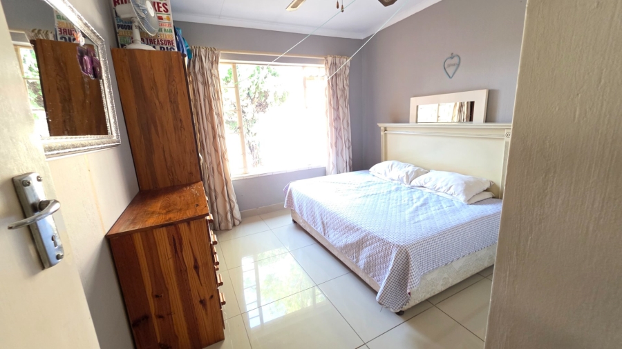2 Bedroom Property for Sale in Eldoraigne Gauteng