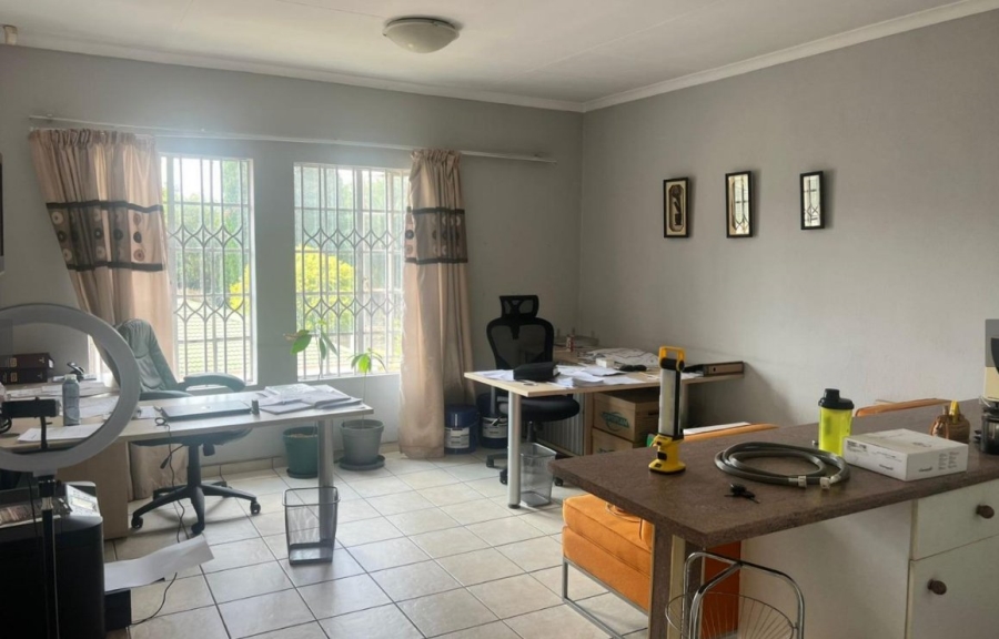 1 Bedroom Property for Sale in Bedfordview Gauteng