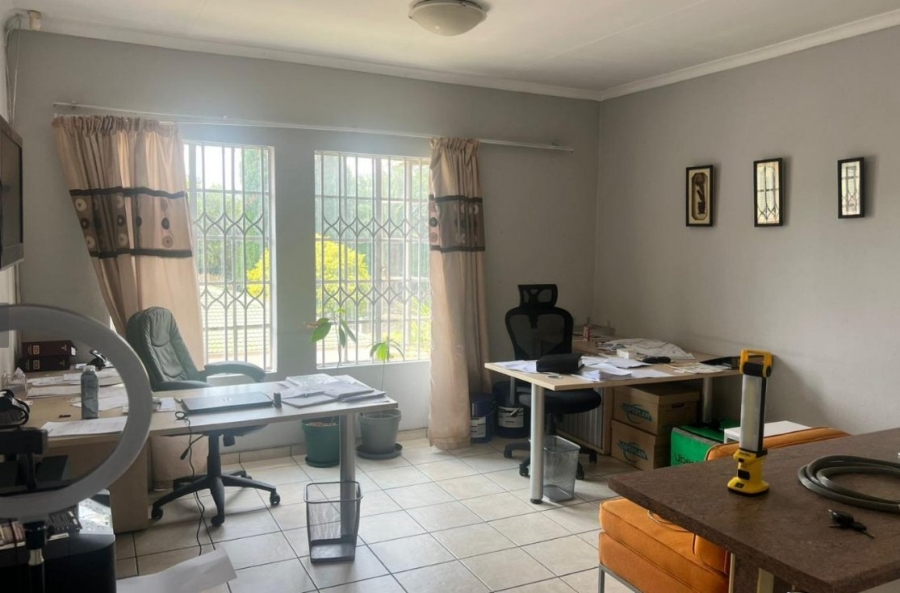 1 Bedroom Property for Sale in Bedfordview Gauteng