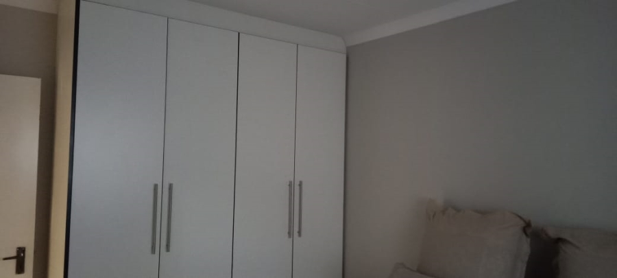  Bedroom Property for Sale in Olifantsfontein Gauteng