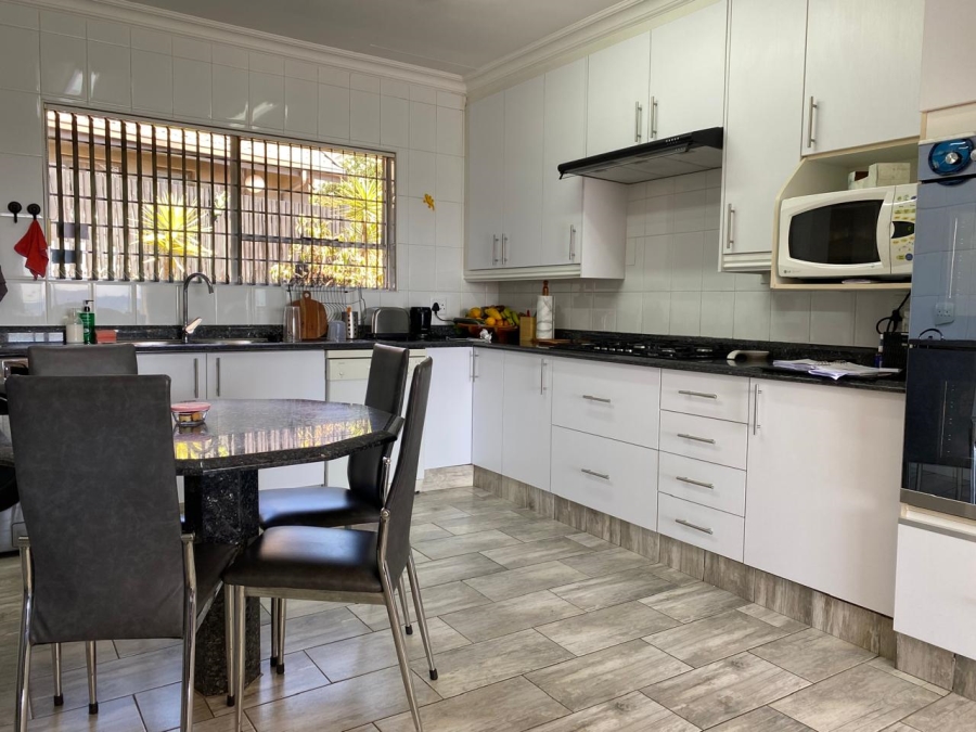 3 Bedroom Property for Sale in Breaunanda Gauteng
