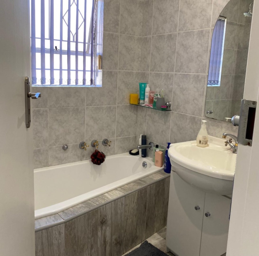 3 Bedroom Property for Sale in Breaunanda Gauteng
