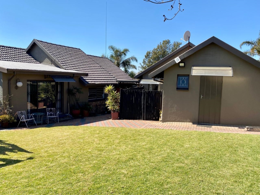 3 Bedroom Property for Sale in Breaunanda Gauteng