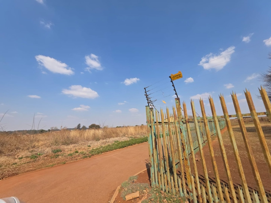  Bedroom Property for Sale in Bredell Gauteng