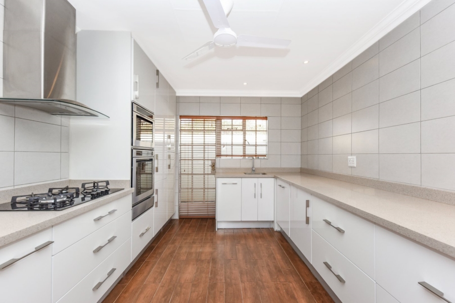 2 Bedroom Property for Sale in Magaliessig Gauteng