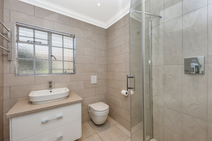 2 Bedroom Property for Sale in Magaliessig Gauteng