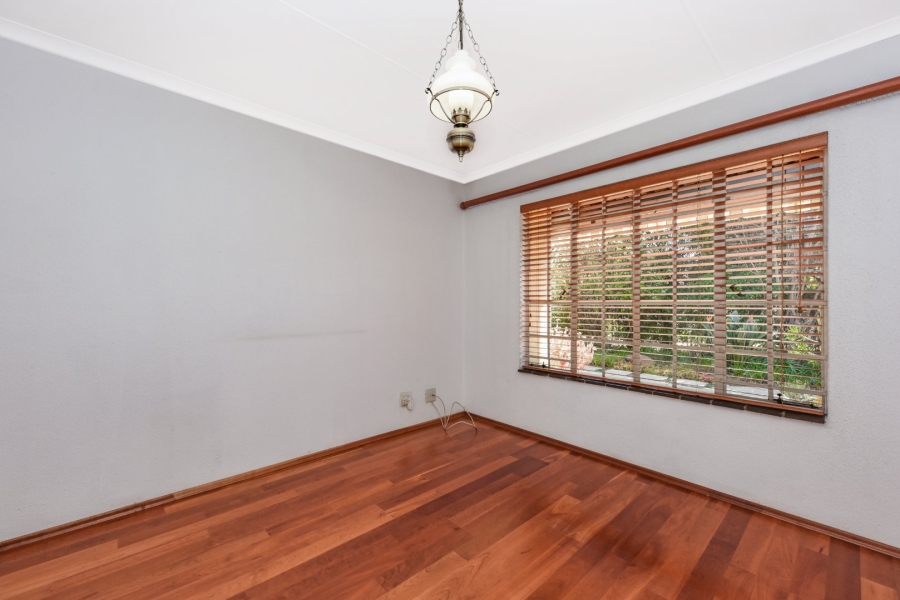 2 Bedroom Property for Sale in Magaliessig Gauteng