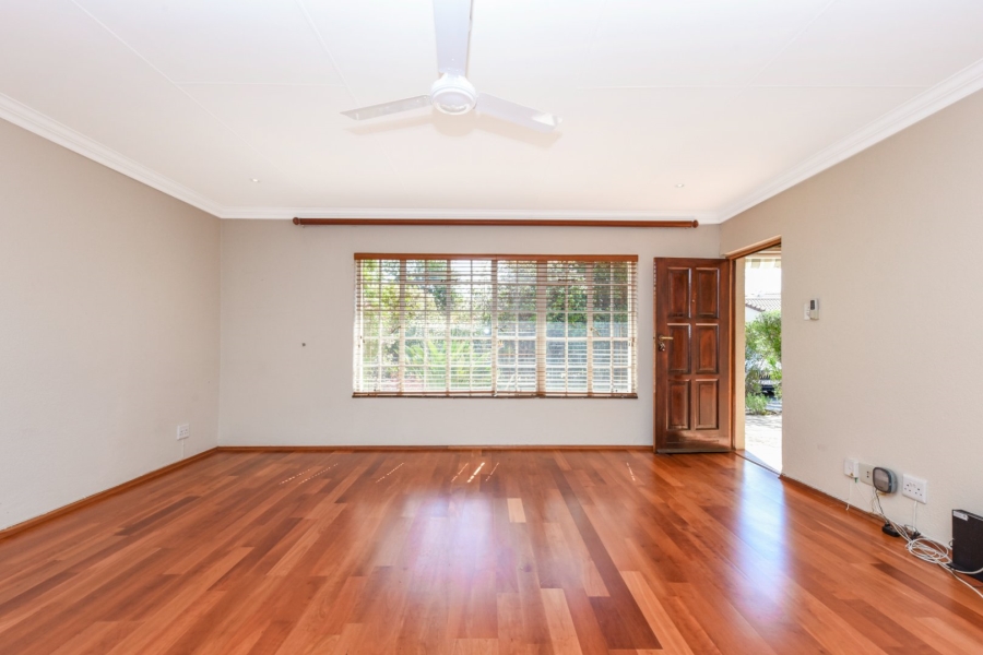 2 Bedroom Property for Sale in Magaliessig Gauteng