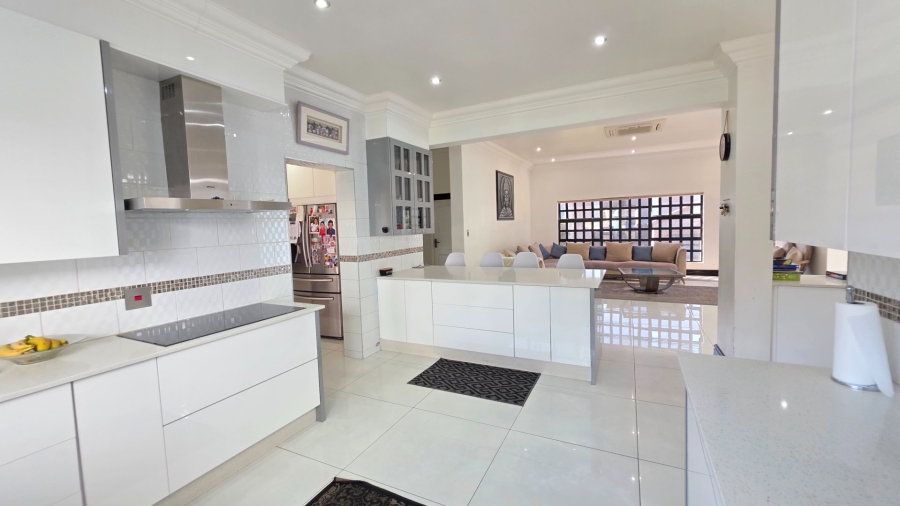 4 Bedroom Property for Sale in Eldoraigne Gauteng