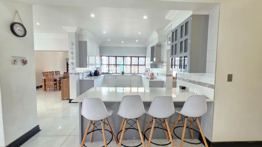 4 Bedroom Property for Sale in Eldoraigne Gauteng