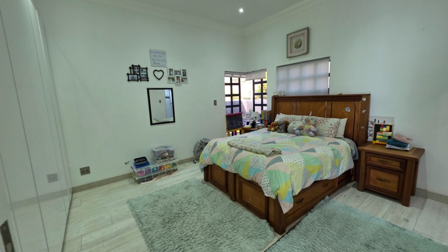 4 Bedroom Property for Sale in Eldoraigne Gauteng