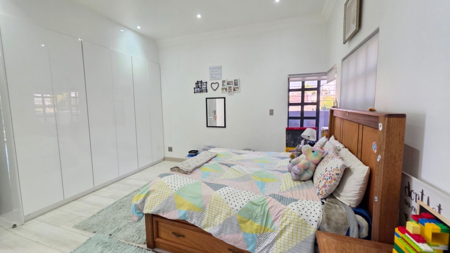 4 Bedroom Property for Sale in Eldoraigne Gauteng