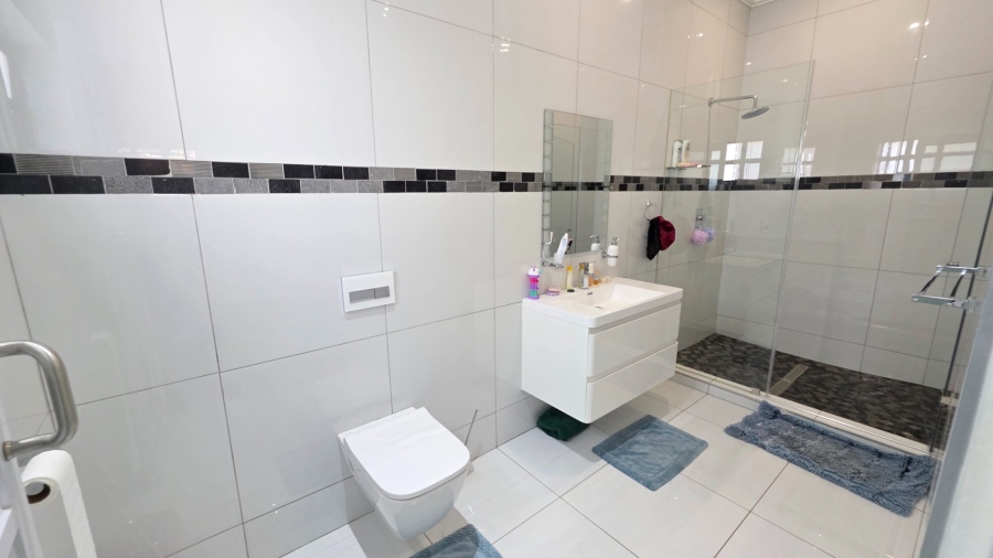 4 Bedroom Property for Sale in Eldoraigne Gauteng