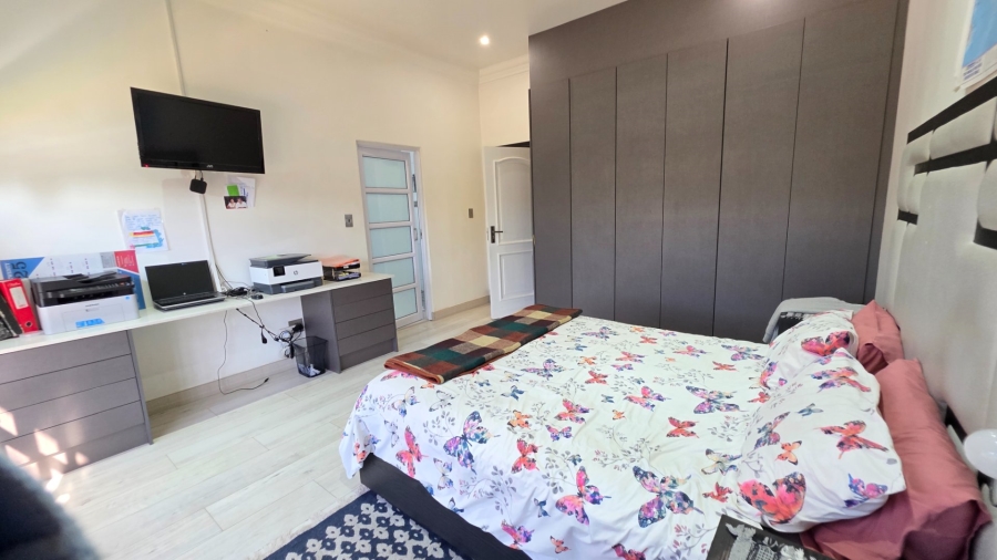 4 Bedroom Property for Sale in Eldoraigne Gauteng