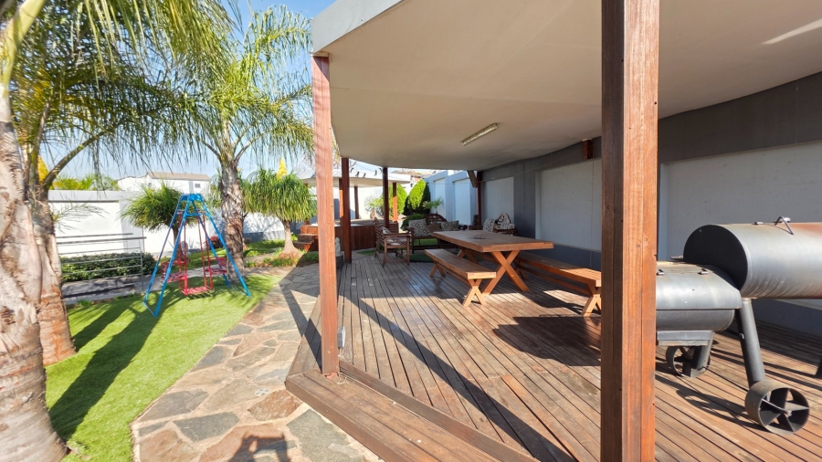 4 Bedroom Property for Sale in Eldoraigne Gauteng