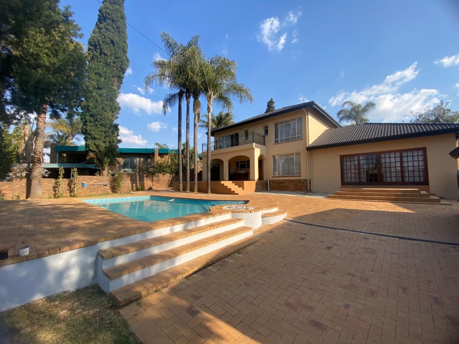 4 Bedroom Property for Sale in Zwartkop Gauteng