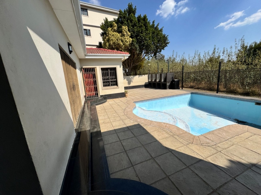 2 Bedroom Property for Sale in Noordwyk Gauteng