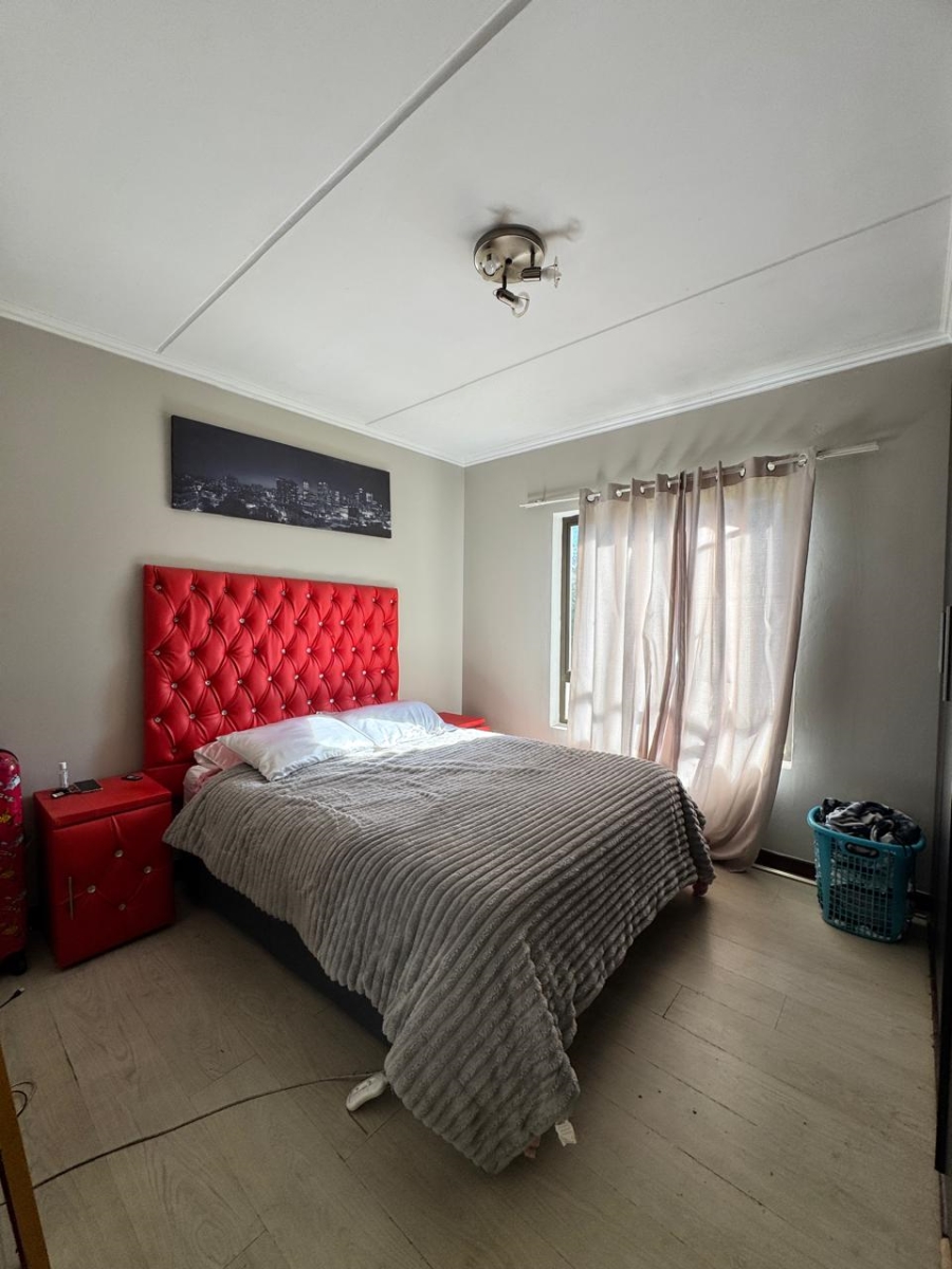 2 Bedroom Property for Sale in Noordwyk Gauteng