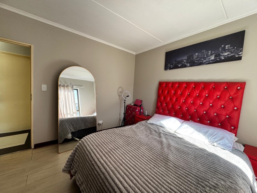 2 Bedroom Property for Sale in Noordwyk Gauteng