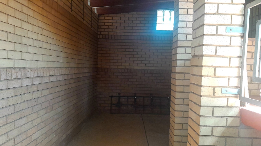 5 Bedroom Property for Sale in Danville Gauteng