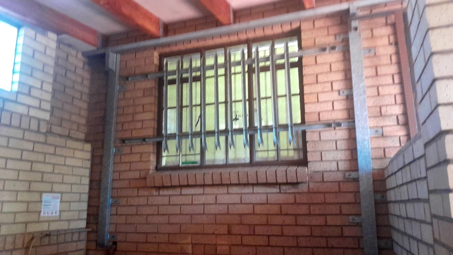 5 Bedroom Property for Sale in Danville Gauteng