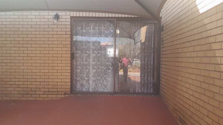 5 Bedroom Property for Sale in Danville Gauteng