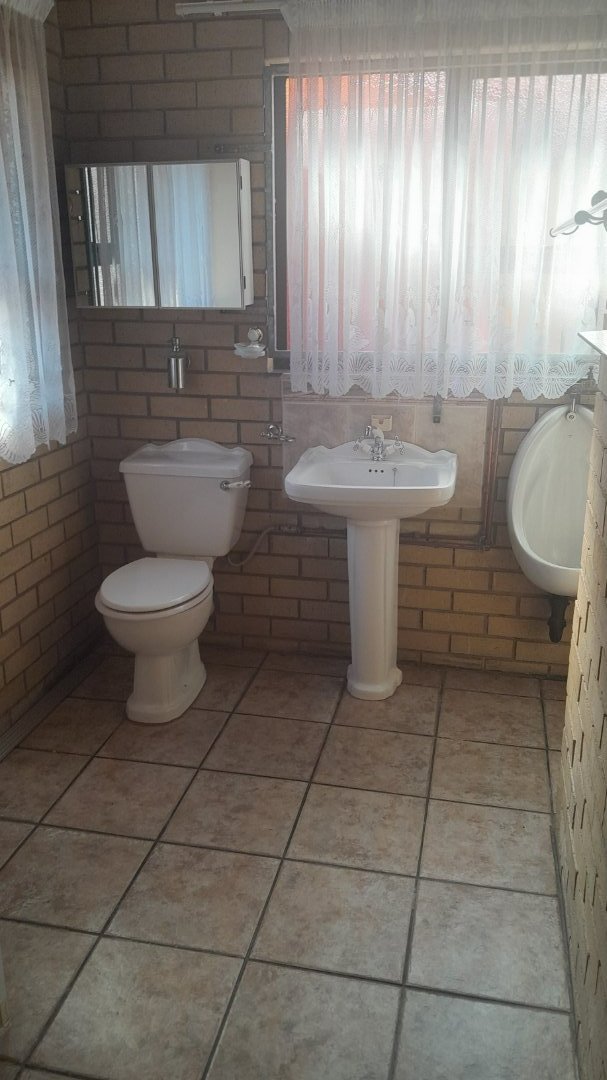 5 Bedroom Property for Sale in Danville Gauteng