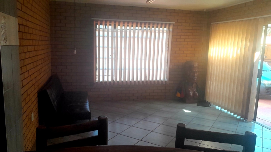 5 Bedroom Property for Sale in Danville Gauteng