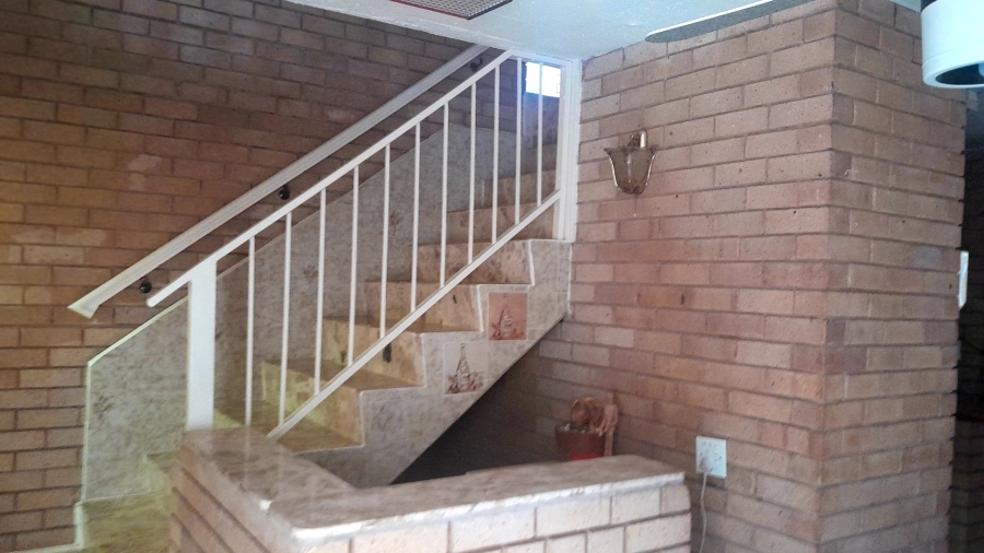 5 Bedroom Property for Sale in Danville Gauteng