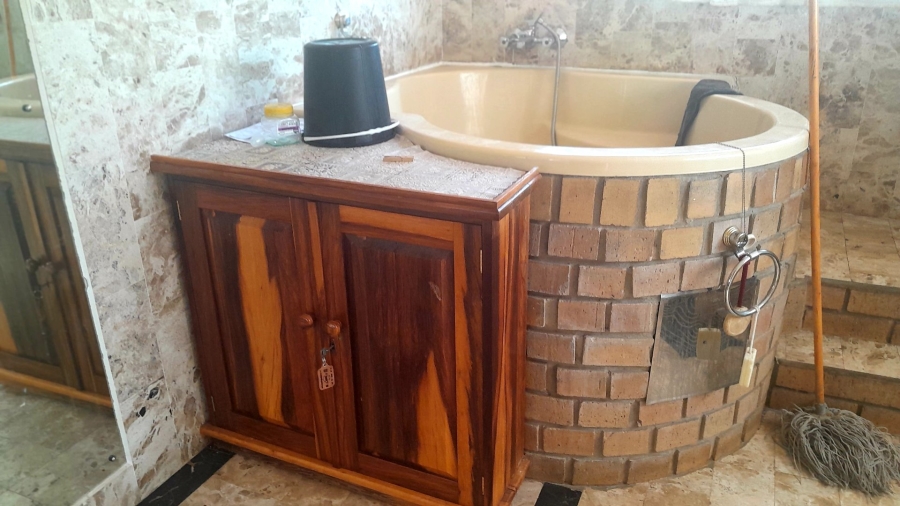 5 Bedroom Property for Sale in Danville Gauteng