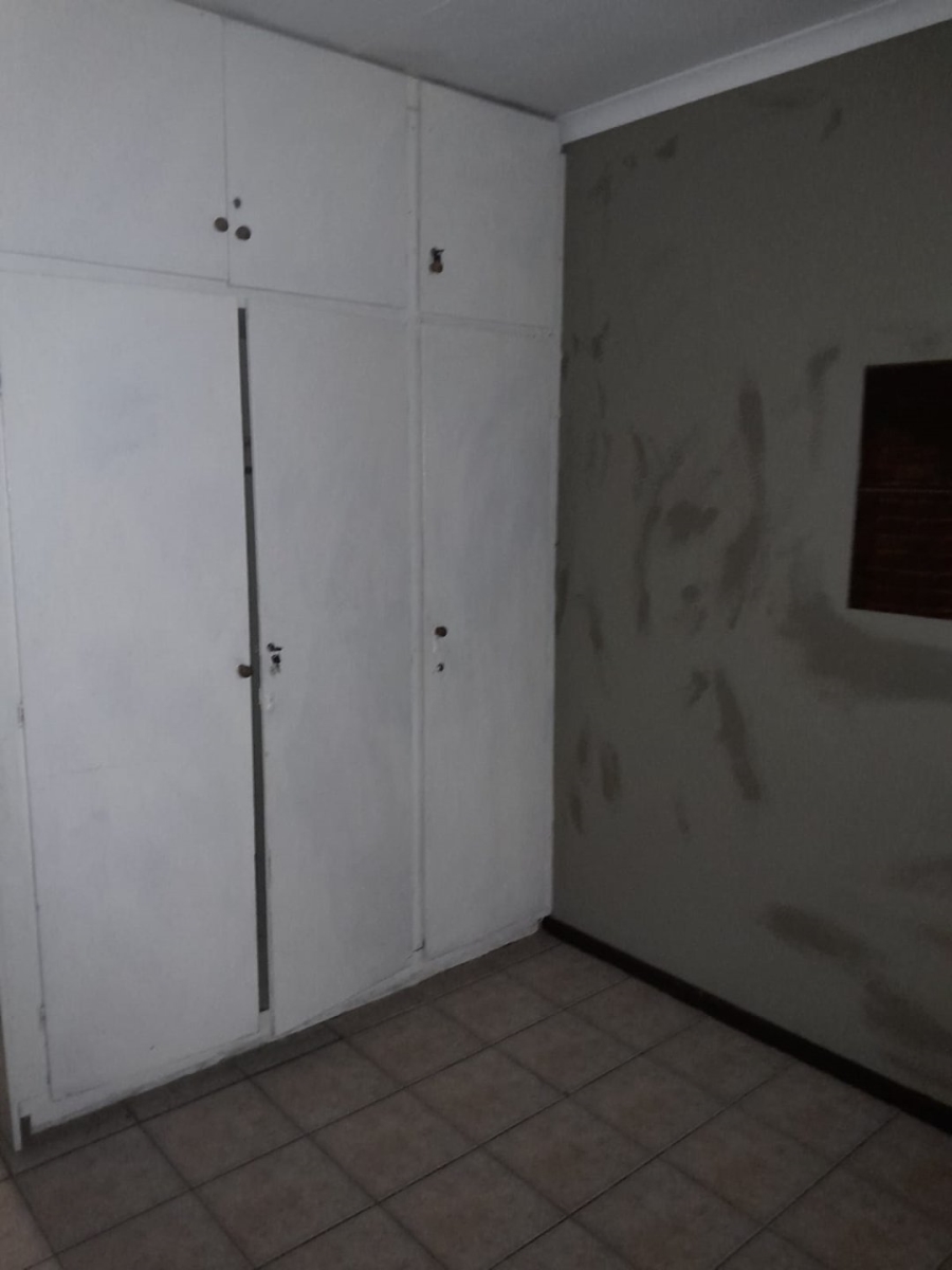  Bedroom Property for Sale in Crystal Park Gauteng
